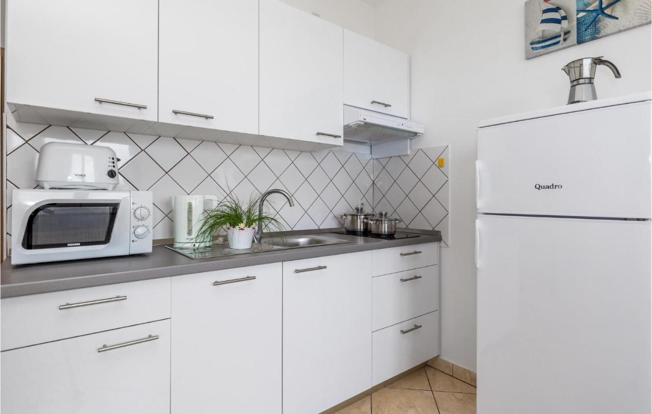 Appartement In With Kitchen *